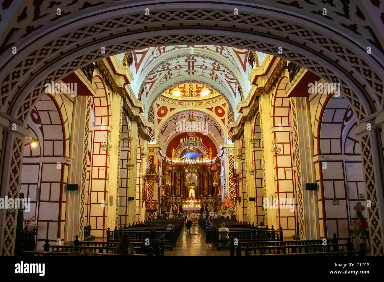 Innenraum des Klosters von San Francisco in Lima, Peru. Die Kirche und das Kloster sind Bestandteil der historischen Zentrum von Lima, die die UNESCO Wo hinzugefügt wurde Stockfoto