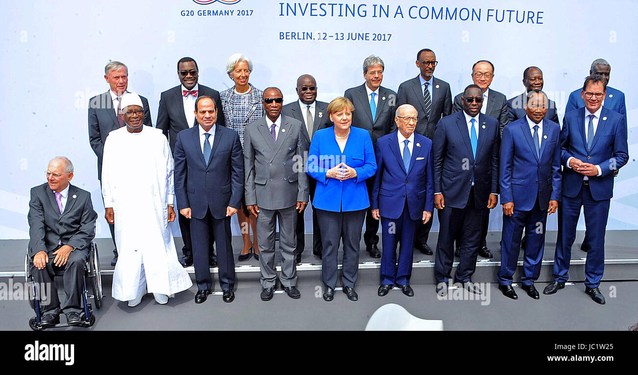 12. Juni 2017 - Berlin, Berlin, Deutschland - (1. Reihe L-R) malischer Präsident Ibrahim Boubacar Keita, der ägyptische Präsident Abdel Fattah al-Sisi, guineischen Präsidenten und Vorsitzenden der Afrikanischen Union Alpha Conde, Bundeskanzlerin Angela Merkel, tunesischen Präsidenten Beji Caid Essebsi, senegalesische Präsident Macky Sall; (2. Reihe L-R) der Präsident der African Development Bank bereichert Adesina, der geschäftsführende Direktor des Internationalen Währungsfonds Fonds Christine Lagarde, ghanaischer Präsident Nana Akufo Addo, Italiens Ministerpräsident Paolo Gentiloni, ruandische Präsident Paul Kagame, der Präsident der Weltbank Stockfoto