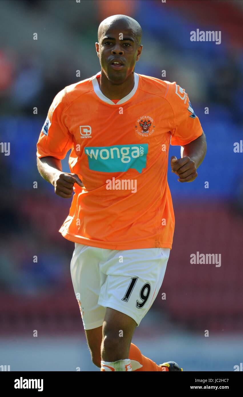 LUDOVIC SYLVESTRE BLACKPOOL FC DW STADIUM WIGAN ENGLAND 14. August 2010 Stockfoto