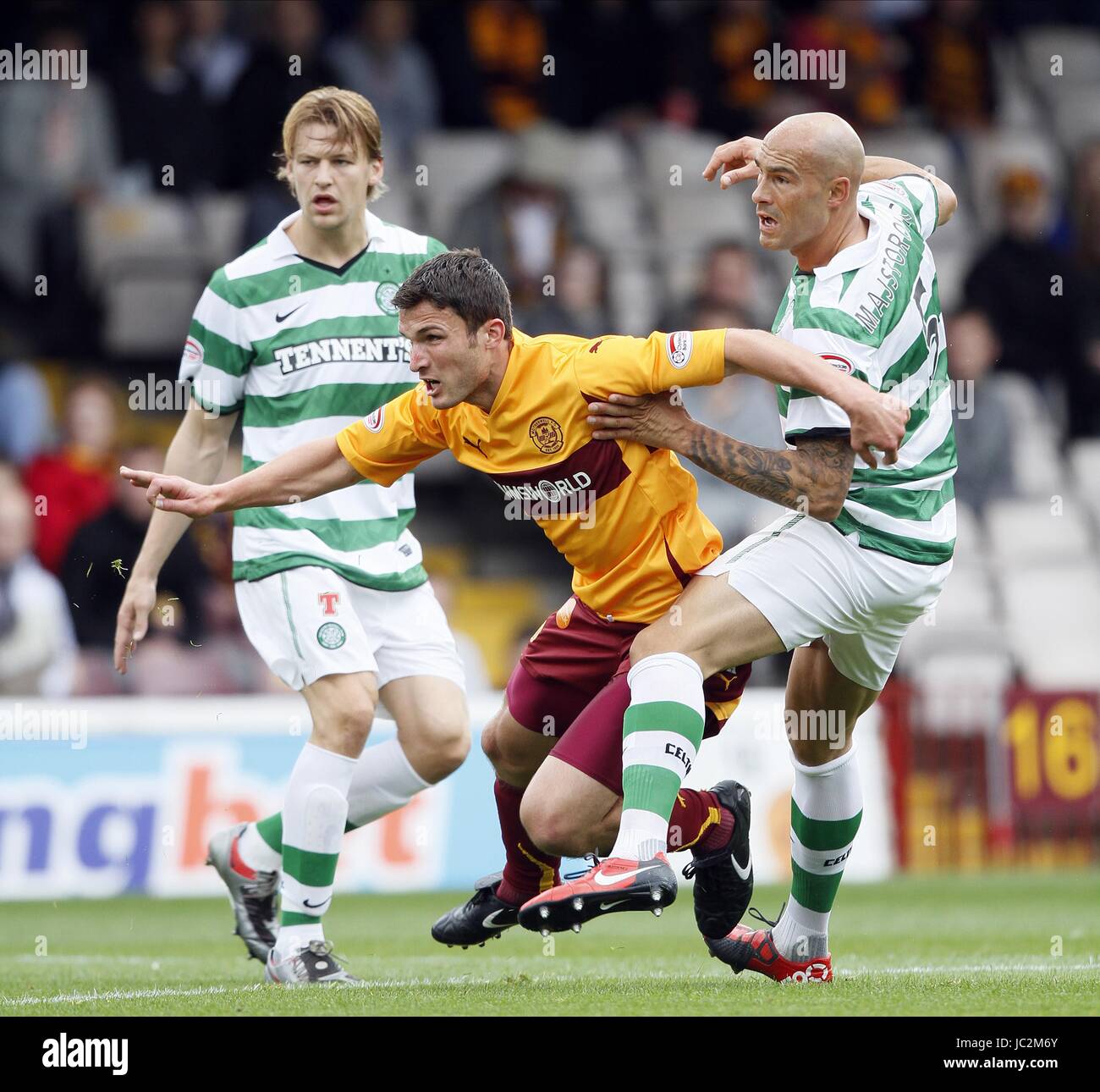 JOHN SUTTON & DANIEL MAJSTOROV MOTHERWELL V CELTIC FIR PARK MOTHERWELL Schottland 29. August 2010 Stockfoto