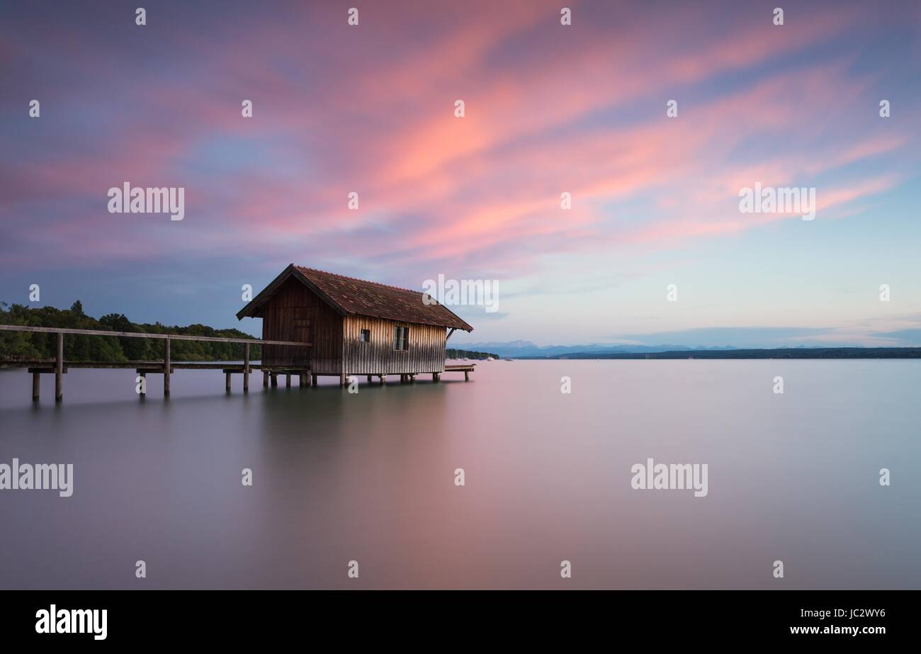Das Haus am See Stockfotografie - Alamy