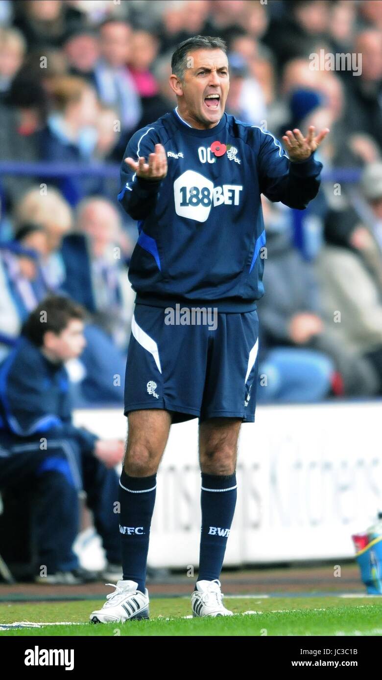 OWEN COYLE BOLTON WANDERERS MANAGER REEBOK STADIUM BOLTON ENGLAND 6. November 2010 Stockfoto