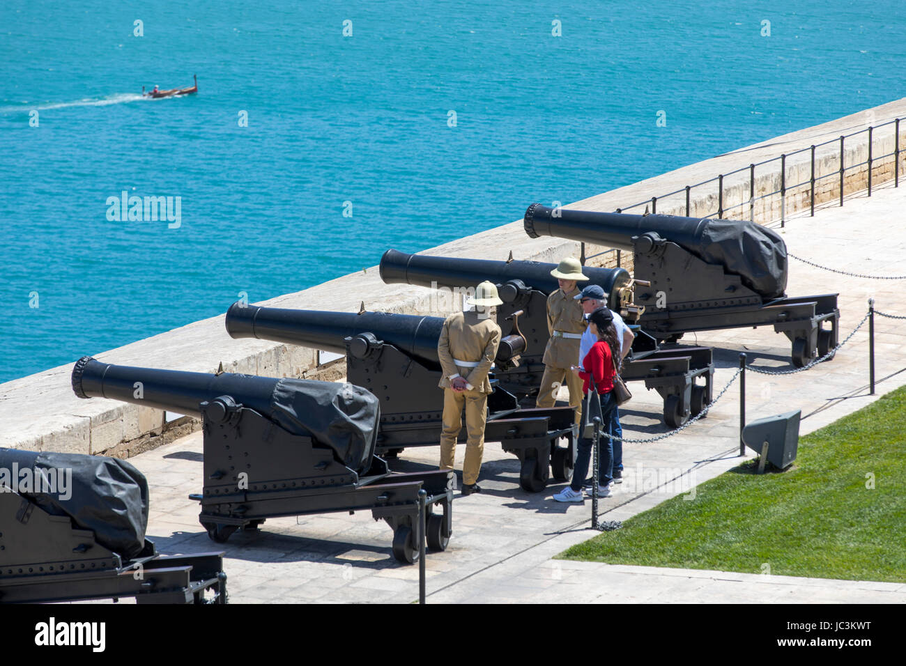 Malta, Grand Harbour in Valletta, Blick vom Upper Barrakka Gardens auf Birgu, Vittoriosa, drei-Städte, Geschütze der Batterie Grüßen, Stockfoto