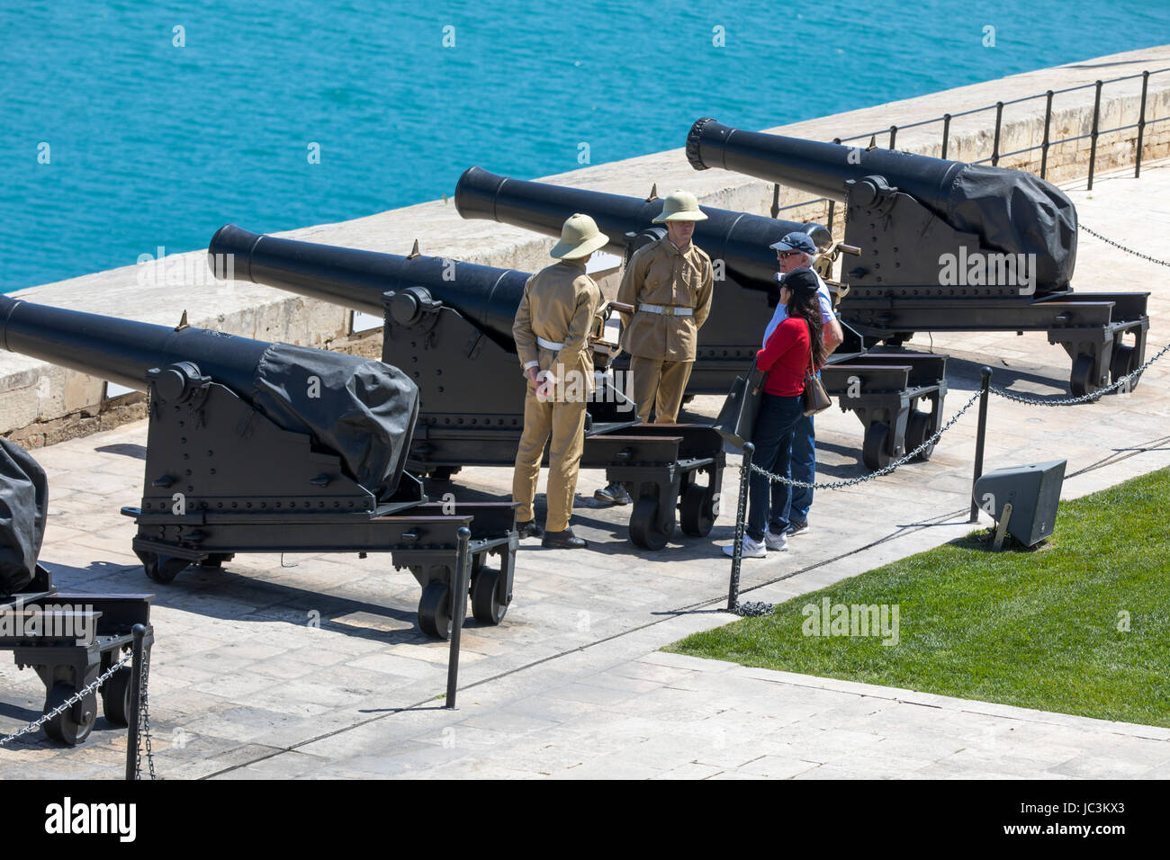 Malta, Grand Harbour in Valletta, Blick vom Upper Barrakka Gardens auf Birgu, Vittoriosa, drei-Städte, Geschütze der Batterie Grüßen, Stockfoto