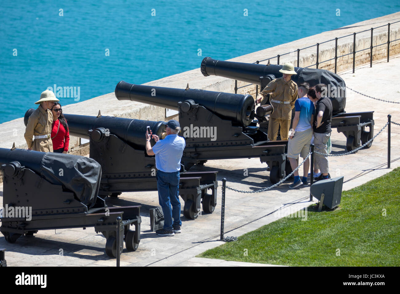 Malta, Grand Harbour in Valletta, Blick vom Upper Barrakka Gardens auf Birgu, Vittoriosa, drei-Städte, Geschütze der Batterie Grüßen, Stockfoto