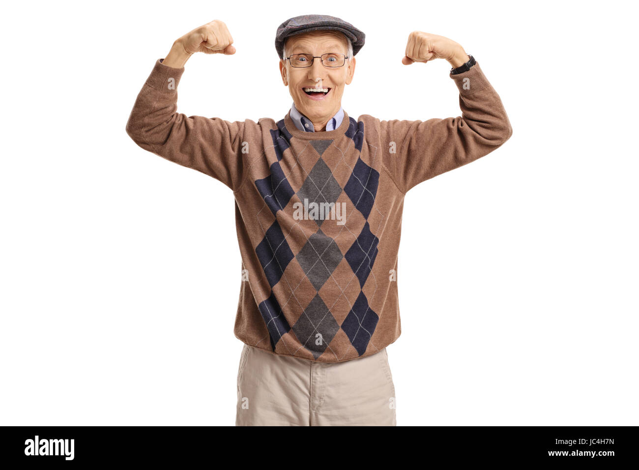 Fröhlichen Senior seine Muskeln und schaut in die Kamera, die isoliert auf weißem Hintergrund Stockfoto