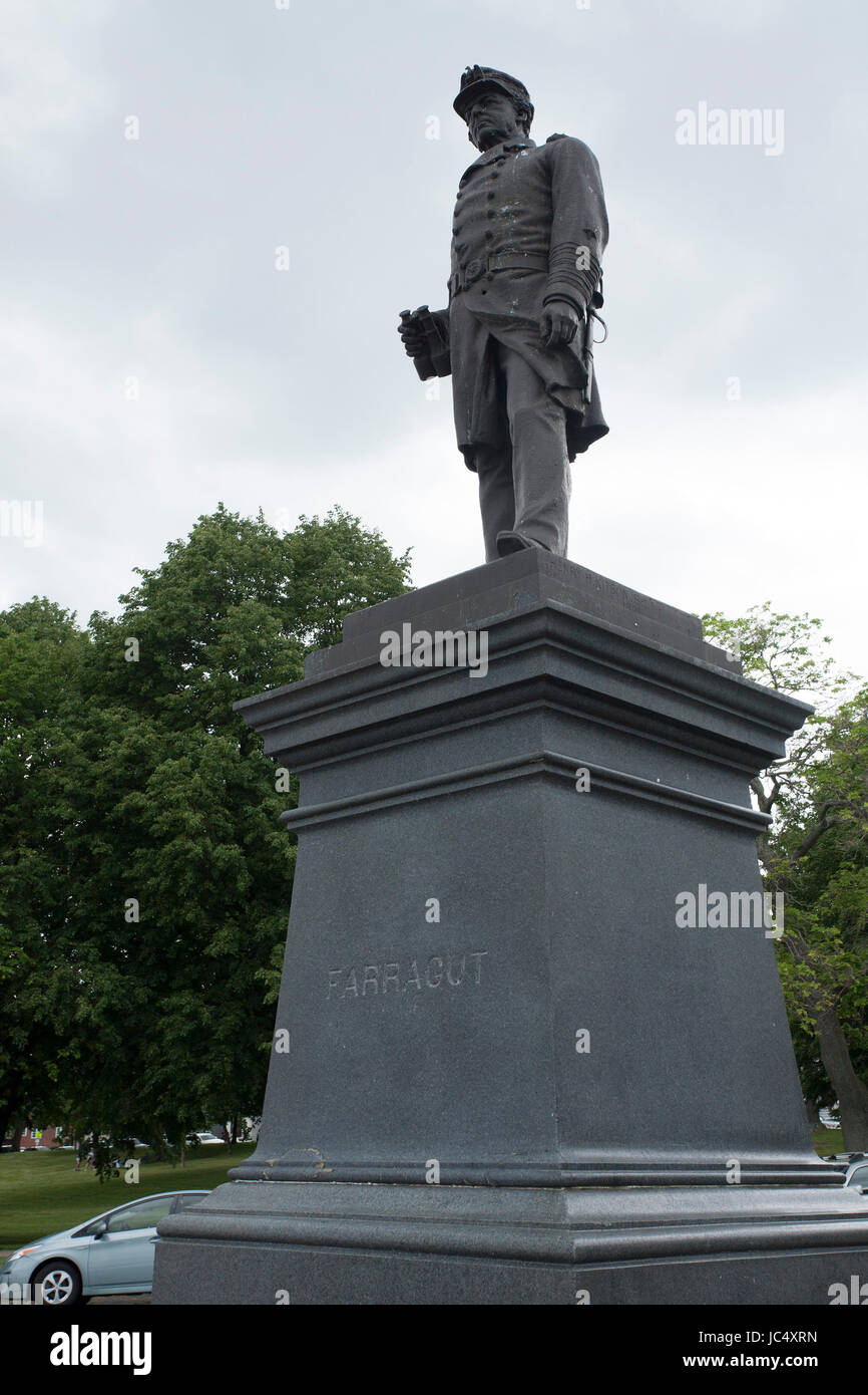 Kreisverkehr am Broadway und Tag Boulevard und Statue von Admiral Farragut. Stockfoto