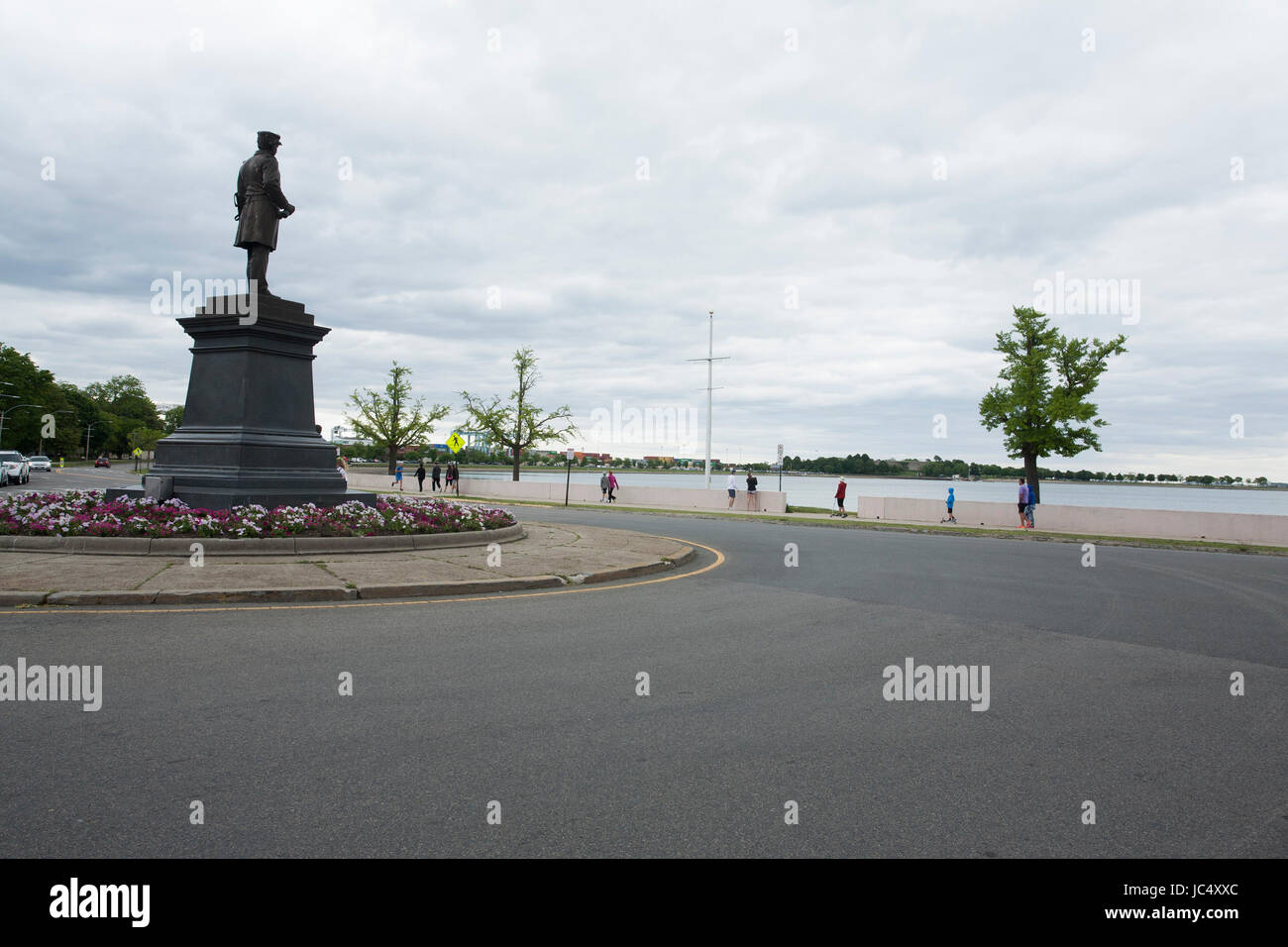 Kreisverkehr am Broadway und Tag Boulevard und Statue von Admiral Farragut. Stockfoto