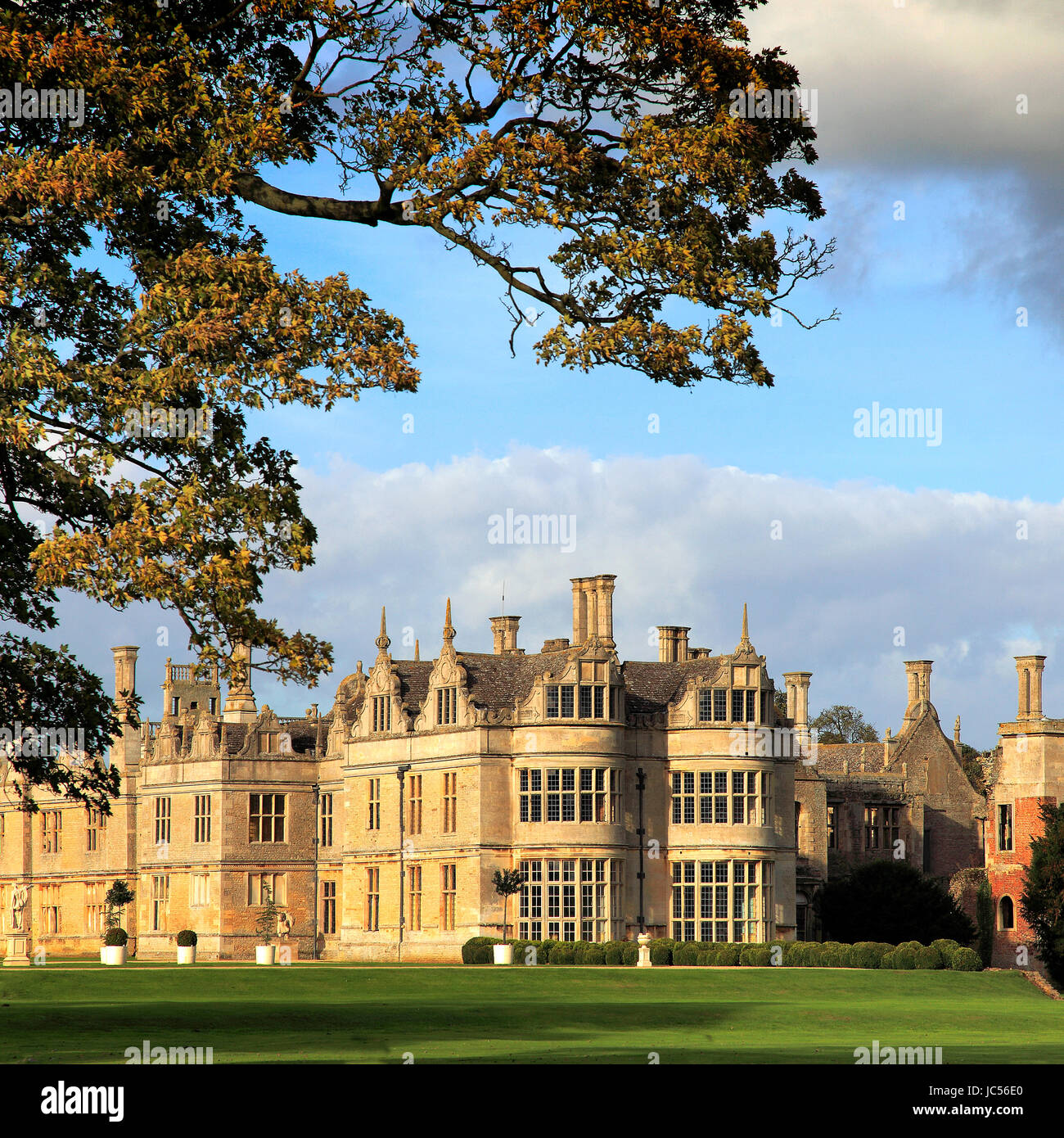 Herbstfärbung, Kirby Hall, in der Nähe von Corby Stadt, Northamptonshire, England, UK Stockfoto