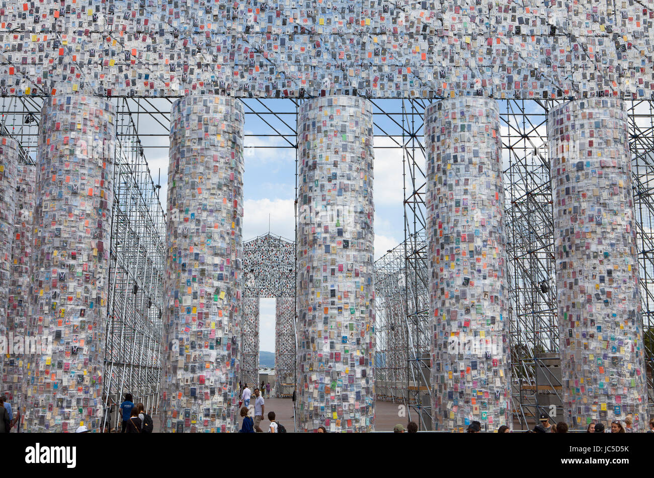 "Das Parthenon der Bücher" von der argentinischen Konzeptkünstler Marta Minujin, Documenta 14 Ausstellung, 2017, Kassel, Deutschland, Europa Stockfoto