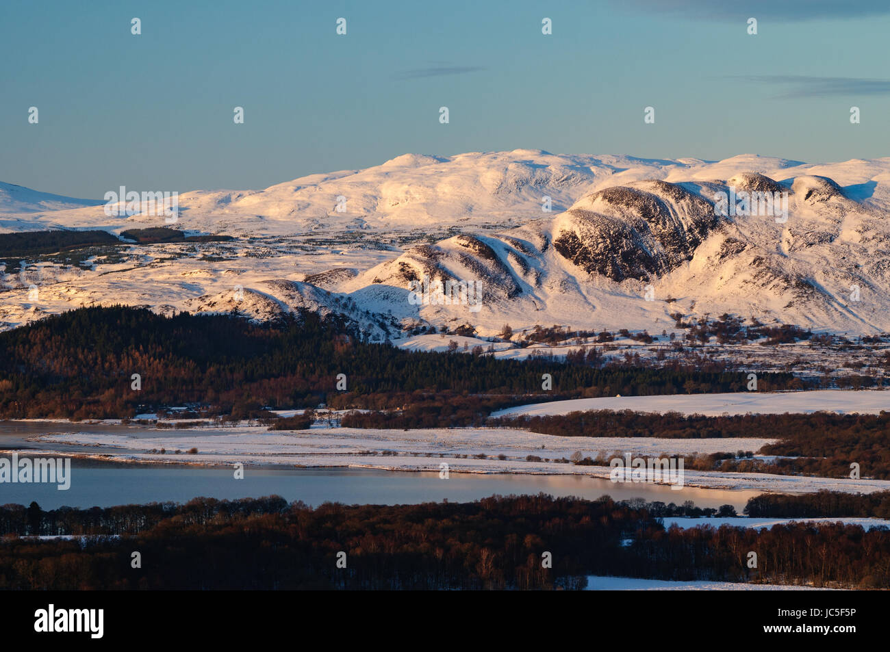 Winter-Blick vom Duncryne (Knödel), Gartocharn, West Dunbartonshire, Schottland Stockfoto