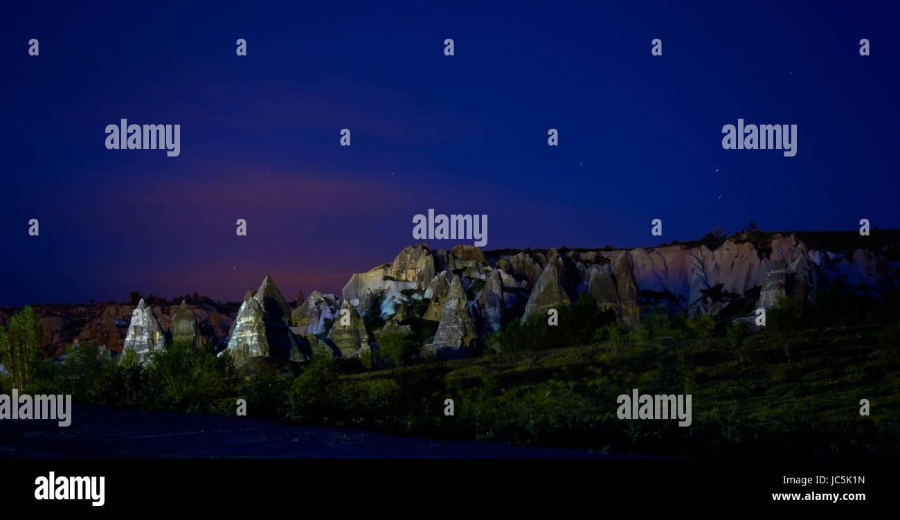 Nachtansicht des Felsen-Formationen aus dem "Sword Tal" Kiliclar Vadisi, in der Nähe von Göreme. Cappadocia. Nevsehir. Anatolien. Türkei. Stockfoto