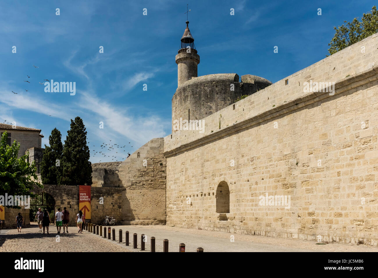 La Tour De Constance Aigues Mortes In Der Nahe Von Montpellier Occitanie Frankreich Stockfotografie Alamy