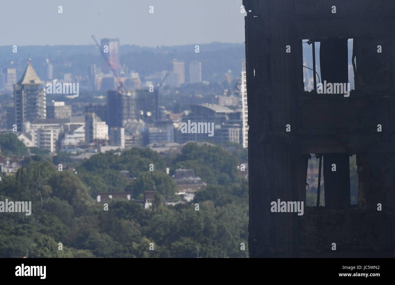 Grenfell Turm nach einem Feuer verschlungen, der 24-geschossige Gebäude in West London. Stockfoto