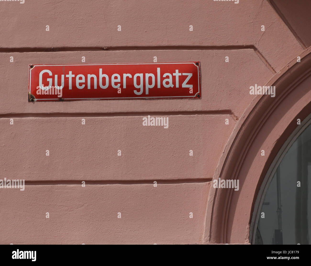 Statue von Johannes Gutenberg am Gutenberg Platz in Mainz, Deutschland. Stockfoto