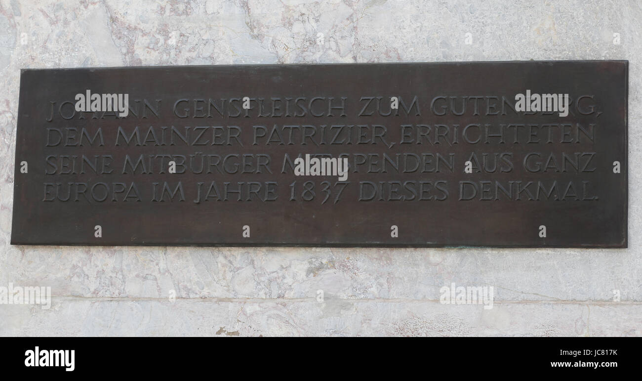 Statue von Johannes Gutenberg am Gutenberg Platz in Mainz, Deutschland. Stockfoto