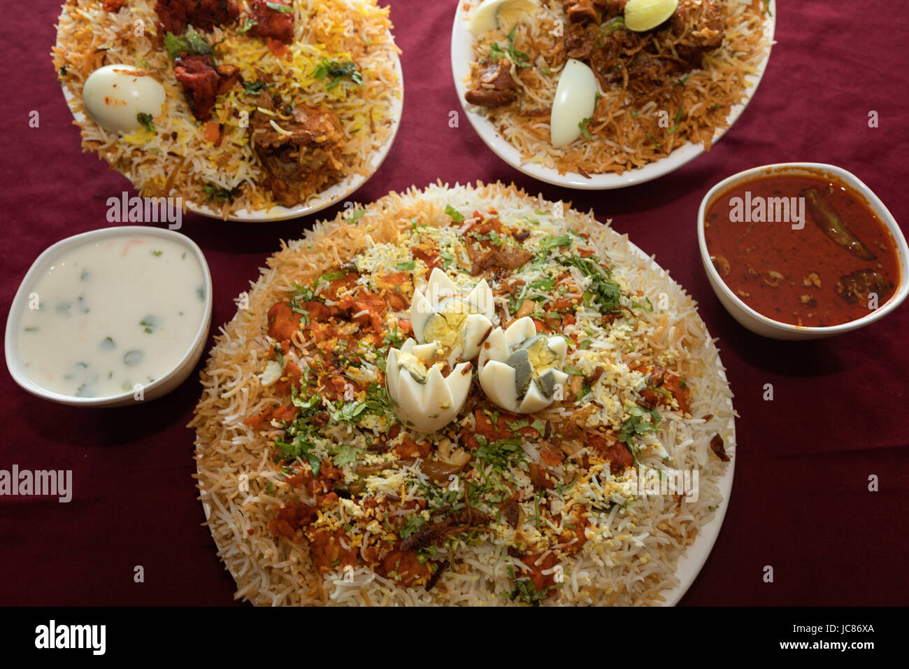 Hyderabadi biryani ist eine Form der biryani, von Hyderabad, Indien. Es in Form von kachay gosht Ki biryani und dum Ki biryani vorbereitet ist. Stockfoto