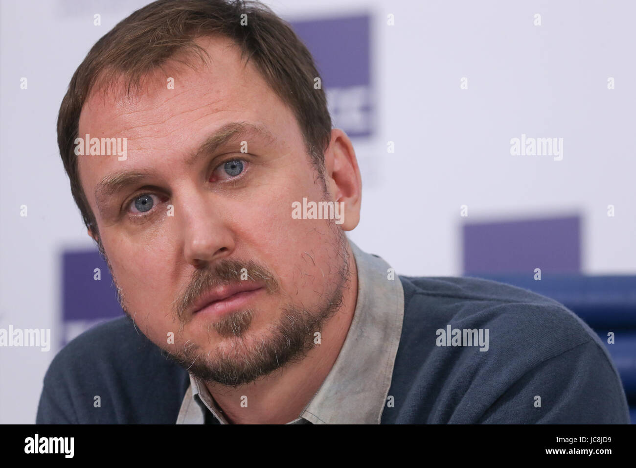 Moskau, Russland. 13. Juni 2017. Deutscher Schauspieler Lars Eidinger, die Nicholas II von Rußland in Matilda, eine Drama Film unter der Regie von Alexei Uchitel, Blicke schildert auf auf einer Pressekonferenz. Bildnachweis: Victor Vytolskiy/Alamy Live-Nachrichten Stockfoto