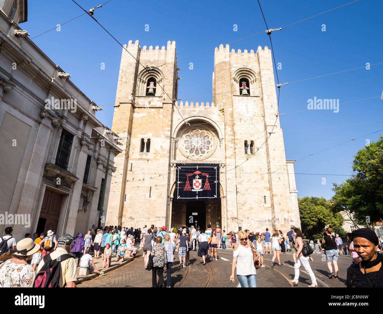 Lissabon, Portugal. 13. Juni 2017. Se de Lisboa Kathedrale während der Celebreations des Heiligen Antonius im Juni 2017. Bildnachweis: Magdalena Paluchowska/Alamy Live-Nachrichten Stockfoto