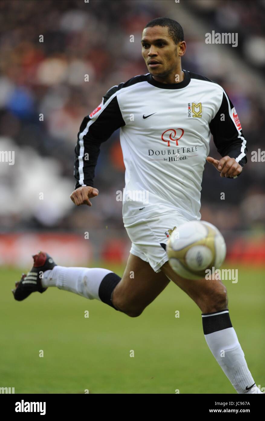 Mathias doumbe Fotos und Bildmaterial in hoher Auflösung Alamy