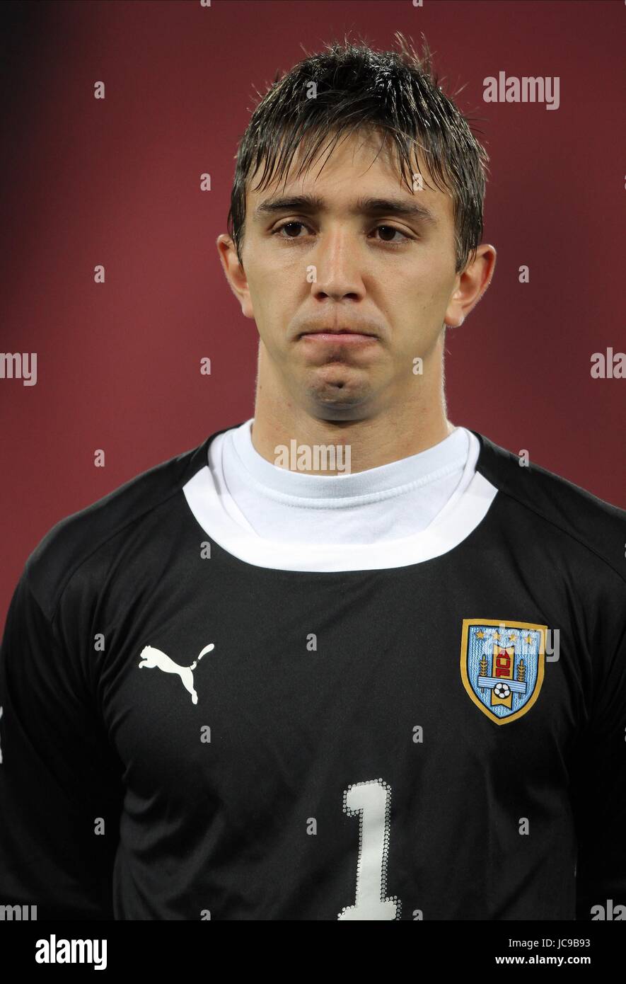 Fernando muslera uruguay Fotos und Bildmaterial in hoher Auflösung