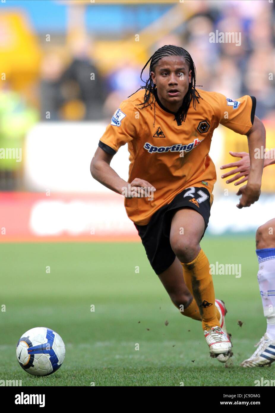 MICHAEL MANCIENNE WOLVERHAMPTON WANDERERS FC MOLINEUX STADIUM WOLVERHAMPTON ENGLAND 27. März 2010 Stockfoto