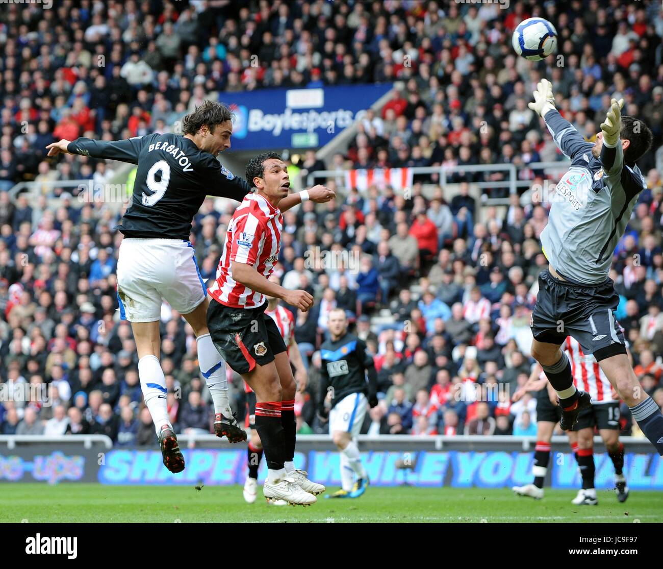 DIMITAR BERBATOV vermisst gut C SUNDERLAND V MANCHESTER UTD STADIUM der leichten SUNDERLAND ENGLAND 2. Mai 2010 Stockfoto