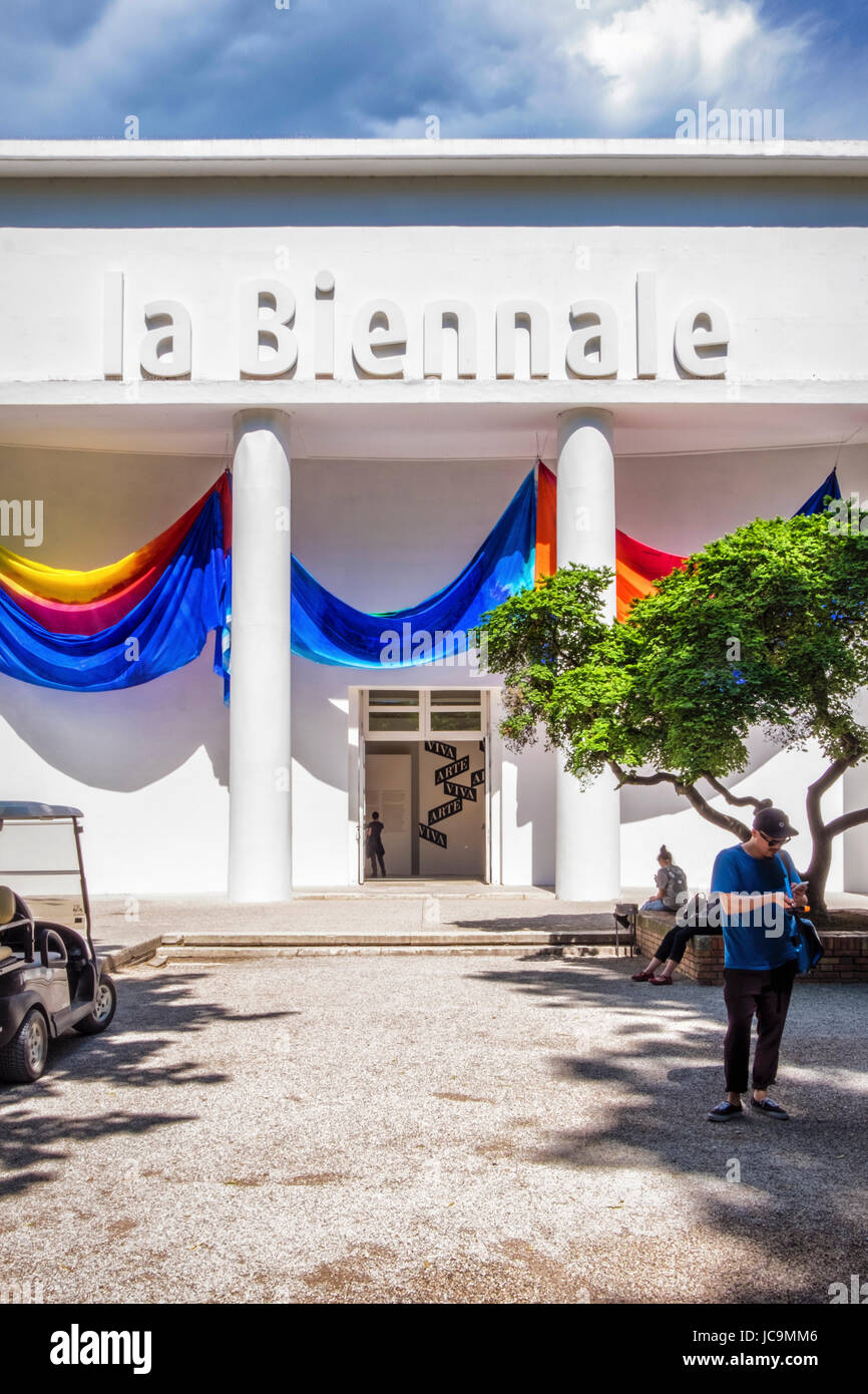 Venice,Castello,Giardini.57th Biennale von Venedig 2017, La Biennale di Venezia internationale Kunstausstellung. Main Giardini Pavillon Gebäudehülle Stockfoto