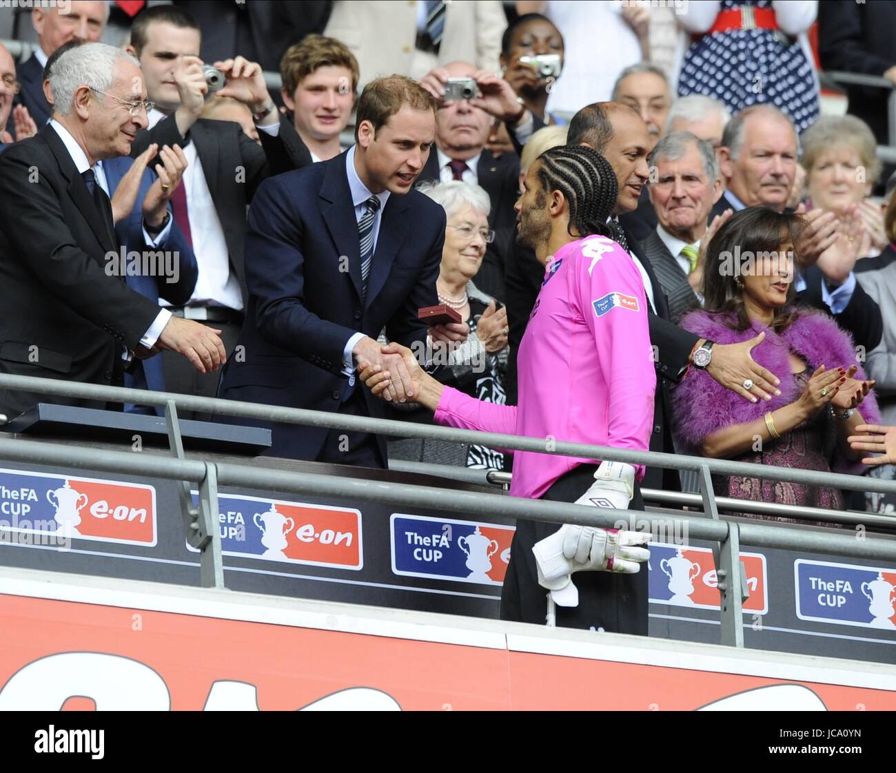 DAVID JAMES erhält seine RUNNE PORTSMOUTH FC WEMBLEY Stadion LONDON ENGLAND 15. Mai 2010 Stockfoto