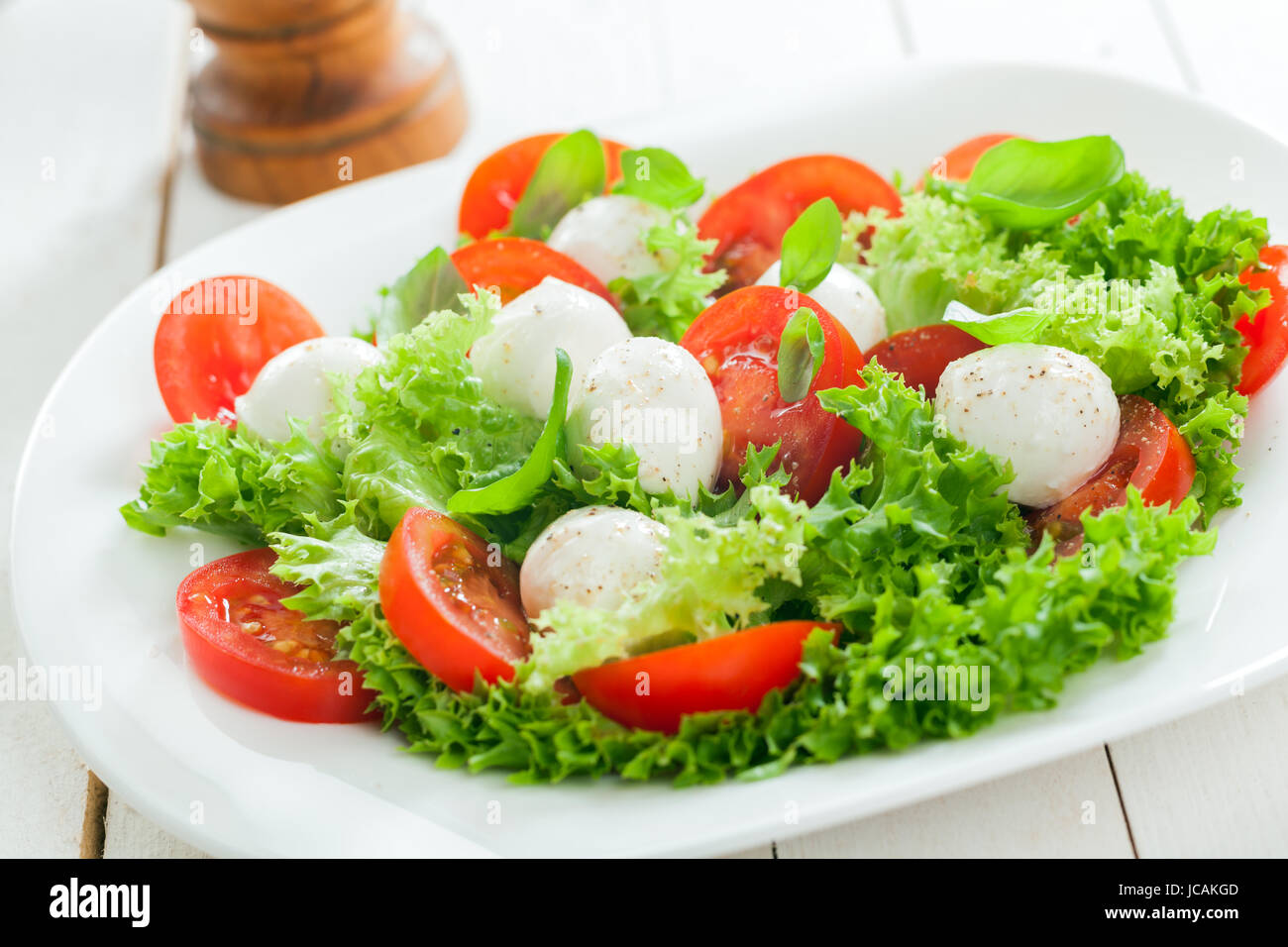 Mozzarella perlen -Fotos und -Bildmaterial in hoher Auflösung – Alamy