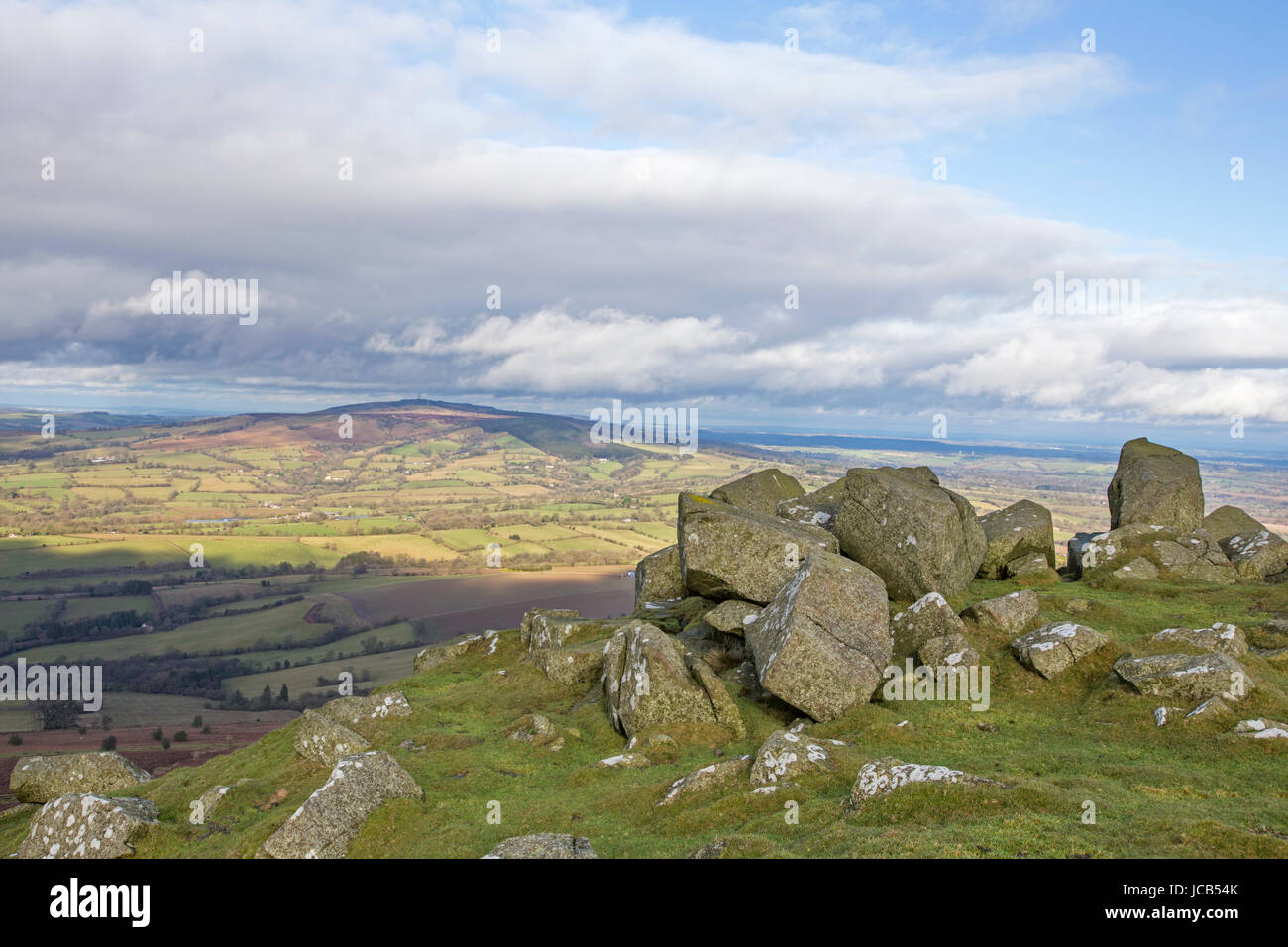 Braun Clee Hügel aus Titterstone Clee Hill, Shropshire, England, UK Stockfoto