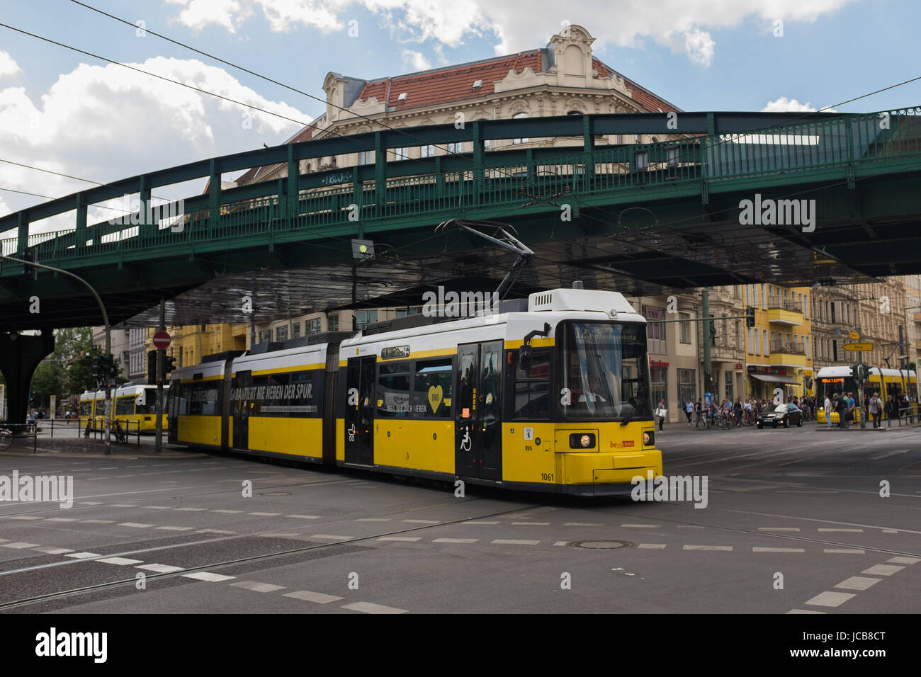 BERLIN, 31. Mai: Eberswalder Straße in Berlin am 31. Mai 2017. Stockfoto