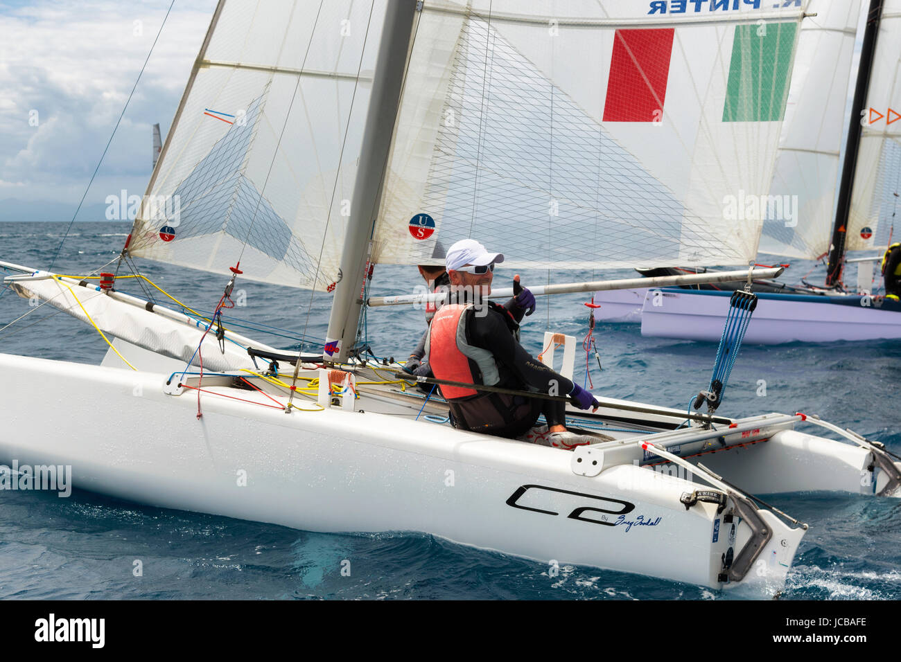 PUNTA ALA - 3 Juni: sportliche Männer auf Segel Boot während Formel 18 nationale Katamaran Regatta am 3. Juni 2016 in Punta Ala, Italien Stockfoto