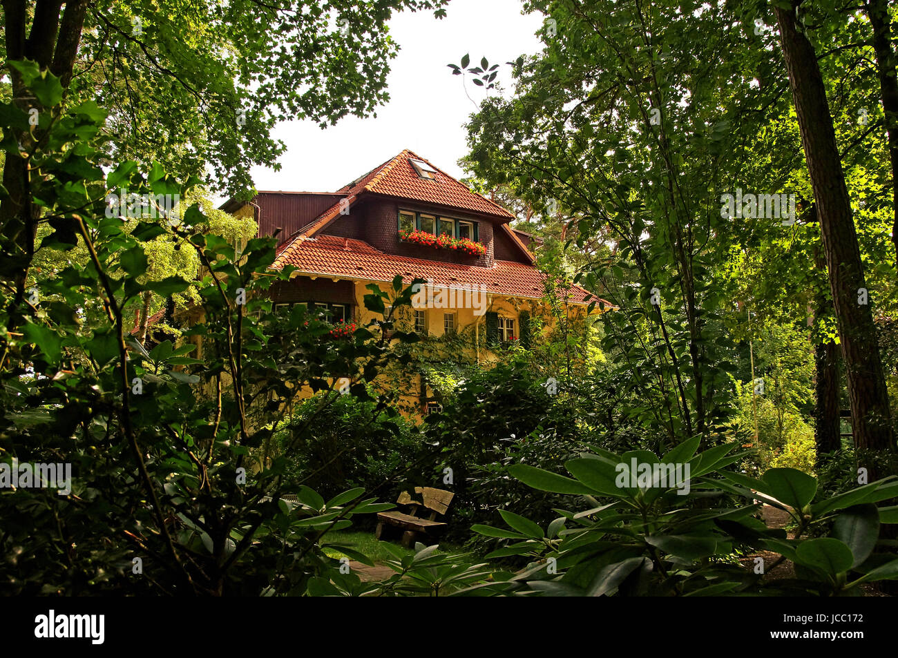 Haus Im Grünen / Haus im grünen Stockfoto