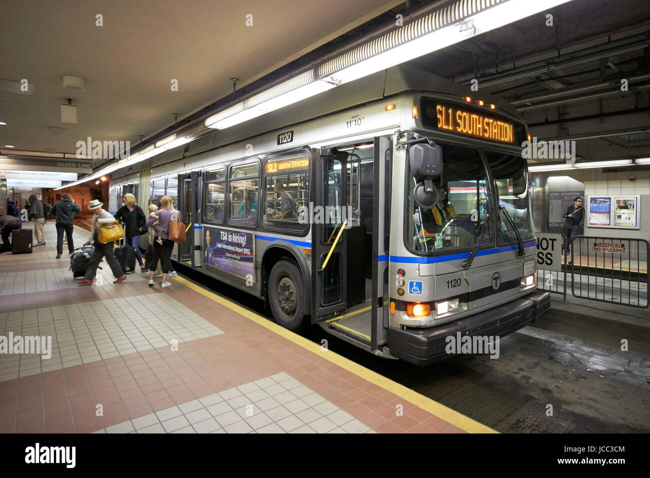 Boston Mbta Silverline an470f, die Neoplan Usa artikuliert bus USA Stockfoto