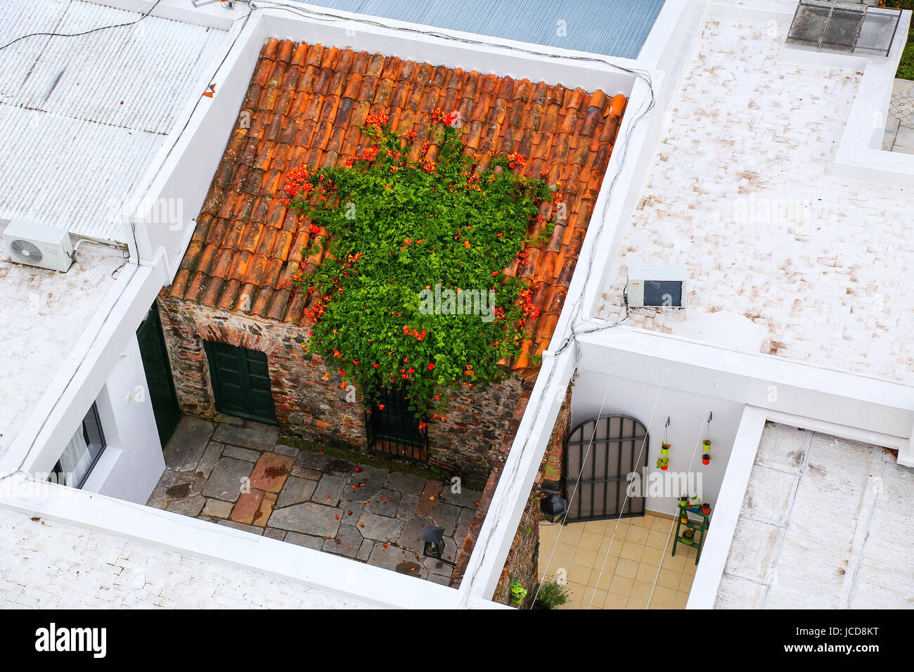 Dächer der Häuser in der Altstadt von Colonia del Sacramento, Uruguay. Es ist eine der ältesten Städte in Uruguay Stockfoto