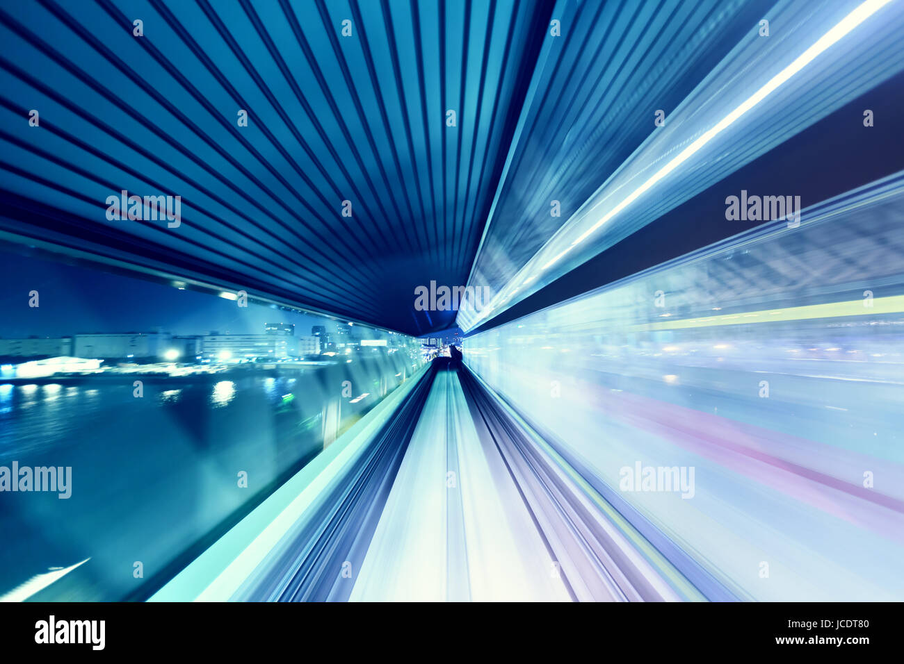 Automatisierte Tokio Reiseführer-Wege Zug (Yurikamome) in der Nacht Stockfoto