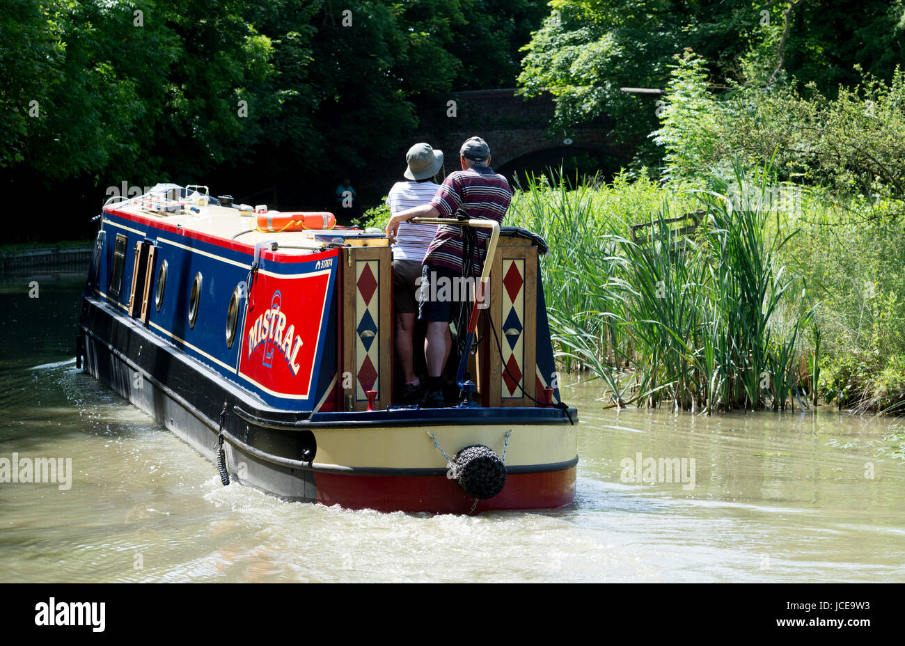 Narrowboat am Grand Union Canal zwischen Watford und Crick, Northamptonshire, England, UK Stockfoto