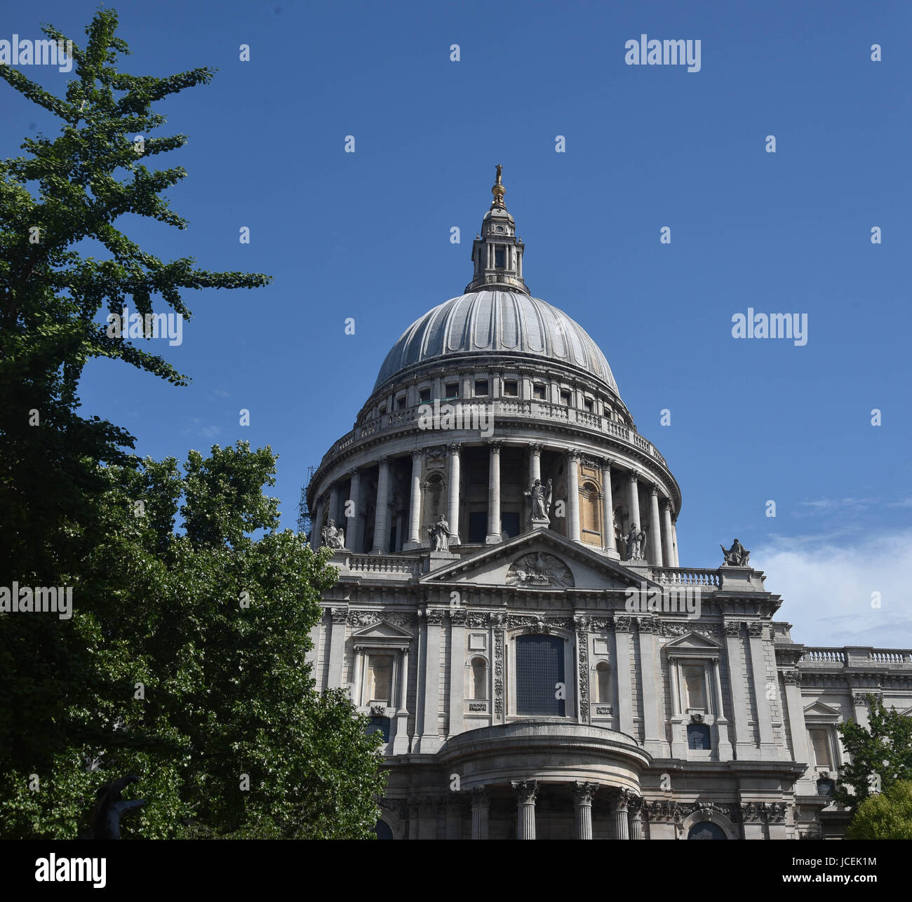 St Pauls unter einem wolkenlosen Himmel Stockfoto