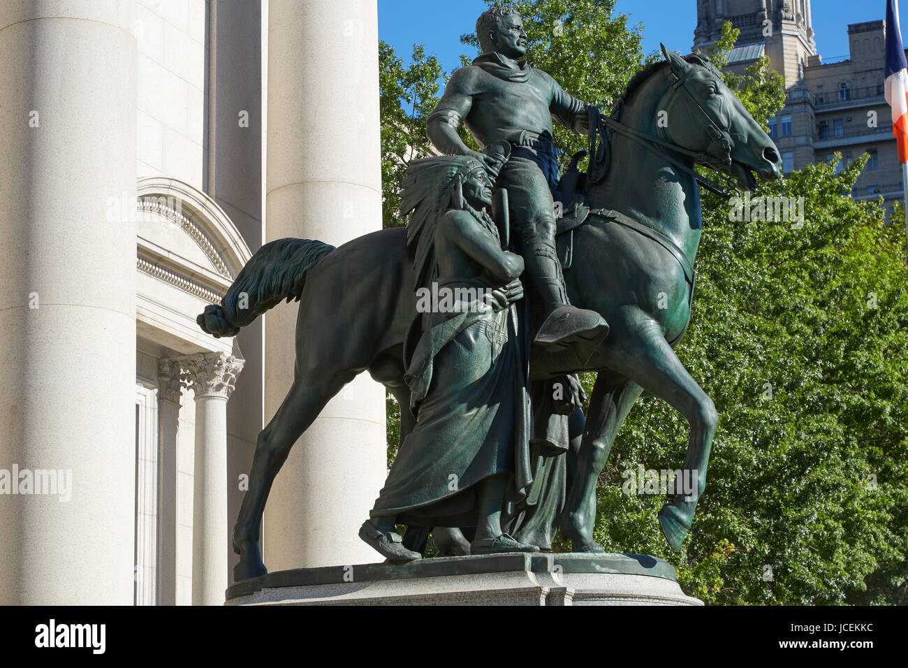 NEW YORK - SEPTEMBER 13: Präsident Theodore Roosevelt Reiterstatue vor dem American Museum of Natural History an einem sonnigen Tag, blauer Himmel Stockfoto