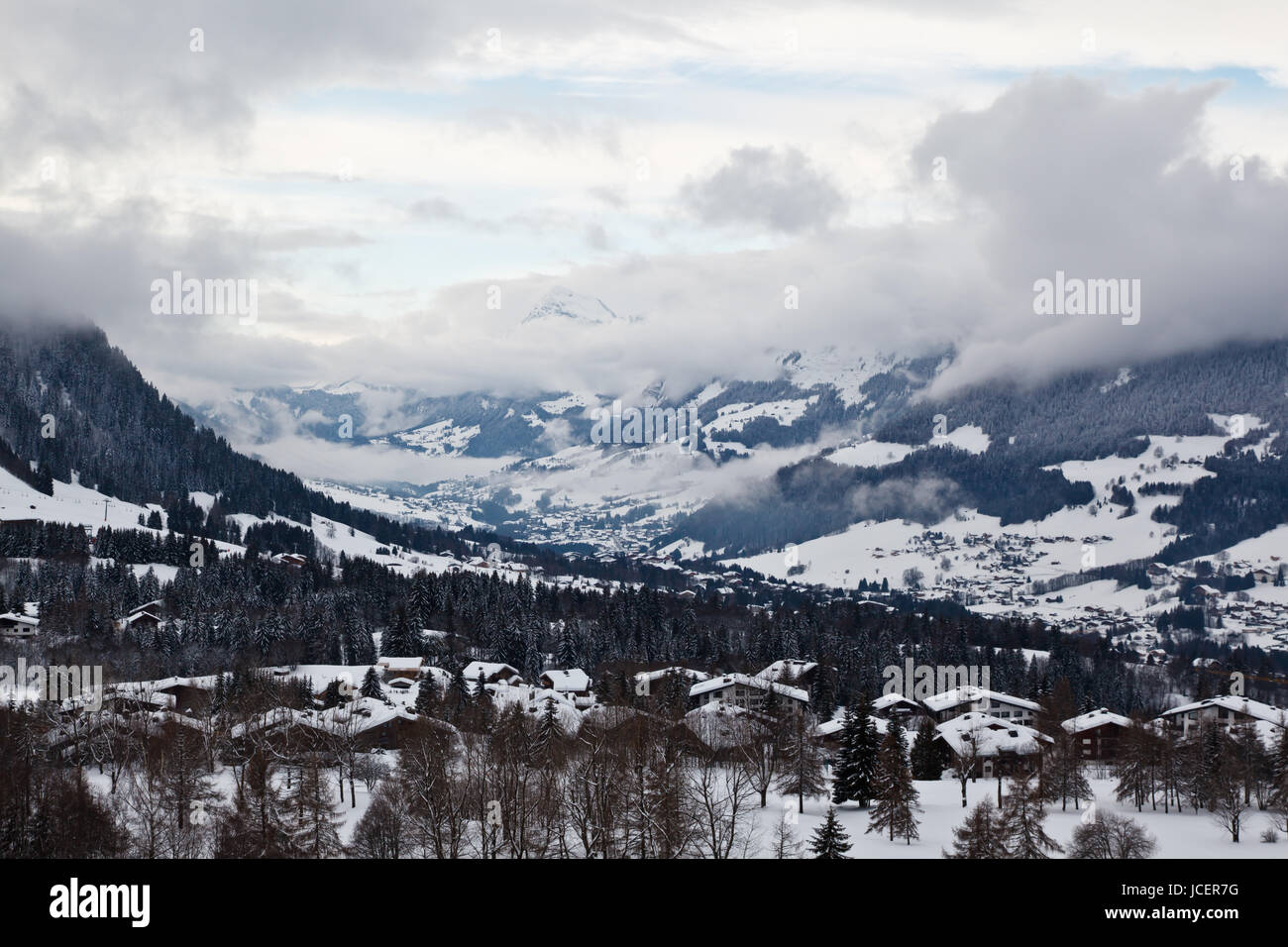 Ansicht von oben am Berg Dorf Megève, Französische Alpen Stockfoto