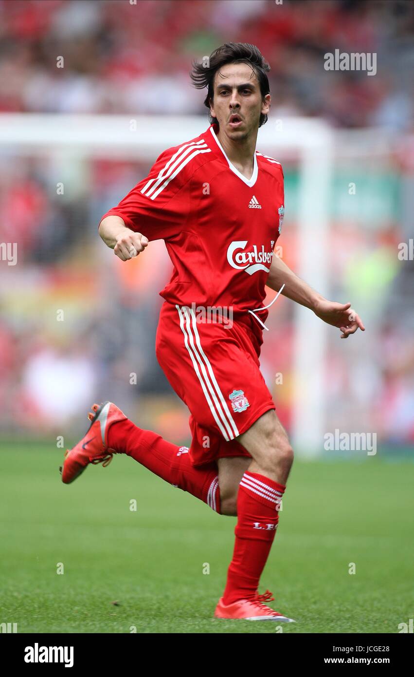 YOSSI BENAYOUN LIVERPOOL FC LIVERPOOL V Atletico MADRID Anfield Road, LIVERPOOL, ENGLAND 8. August 2009 DIY98999 Warnung! Dieses Foto kann nur für die Zeitung bzw. Zeitschrift redaktionelle Zwecke verwendet werden. Darf nicht für Internet/Online-Nutzung Nor für Publikationen unter Einbeziehung 1 Spieler, 1 Club oder 1 Wettbewerb, ohne schriftliche Genehmigung von Football DataCo Ltd. Für Rückfragen, bitte Kontakt Football DataCo Ltd unter + 44 (0) 207 864 9121 Stockfoto