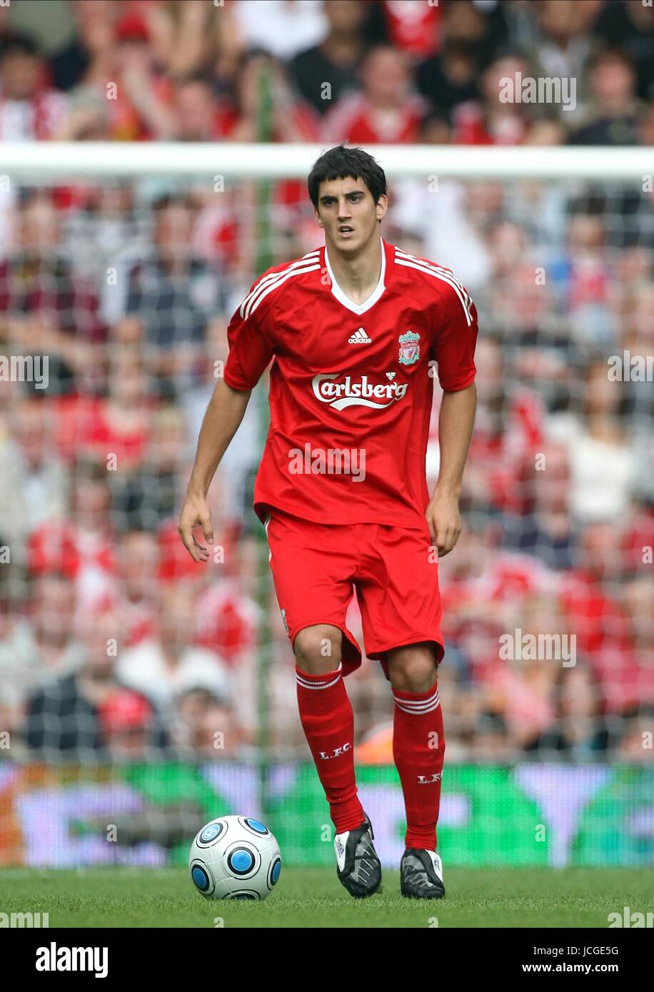 MIKEL SAN JOSE LIVERPOOL FC LIVERPOOL V Atletico MADRID Anfield Road, LIVERPOOL, ENGLAND 8. August 2009 DIY99076 Warnung! Dieses Foto kann nur für die Zeitung bzw. Zeitschrift redaktionelle Zwecke verwendet werden. Darf nicht für Internet/Online-Nutzung Nor für Publikationen unter Einbeziehung 1 Spieler, 1 Club oder 1 Wettbewerb, ohne schriftliche Genehmigung von Football DataCo Ltd. Für Rückfragen, bitte Kontakt Football DataCo Ltd unter + 44 (0) 207 864 9121 Stockfoto