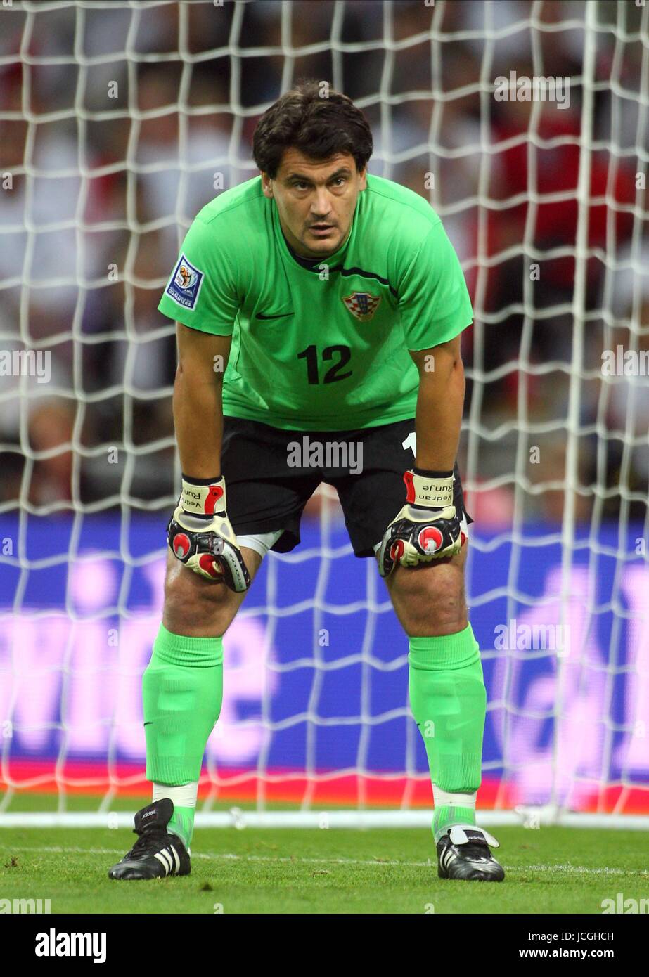 VEDRAN RUNJE Kroatien & Objektiv ENGLAND V Kroatien WEMBLEY STADIUM, LONDON, ENGLAND 9. September 2009 DIZ101270 Warnung! Dieses Foto kann nur für die Zeitung bzw. Zeitschrift redaktionelle Zwecke verwendet werden. Darf nicht für Internet/Online-Nutzung Nor für Publikationen unter Einbeziehung 1 Spieler, 1 Club oder 1 Wettbewerb, ohne schriftliche Genehmigung von Football DataCo Ltd. Für Rückfragen, bitte Kontakt Football DataCo Ltd unter + 44 (0) 207 864 9121 Stockfoto