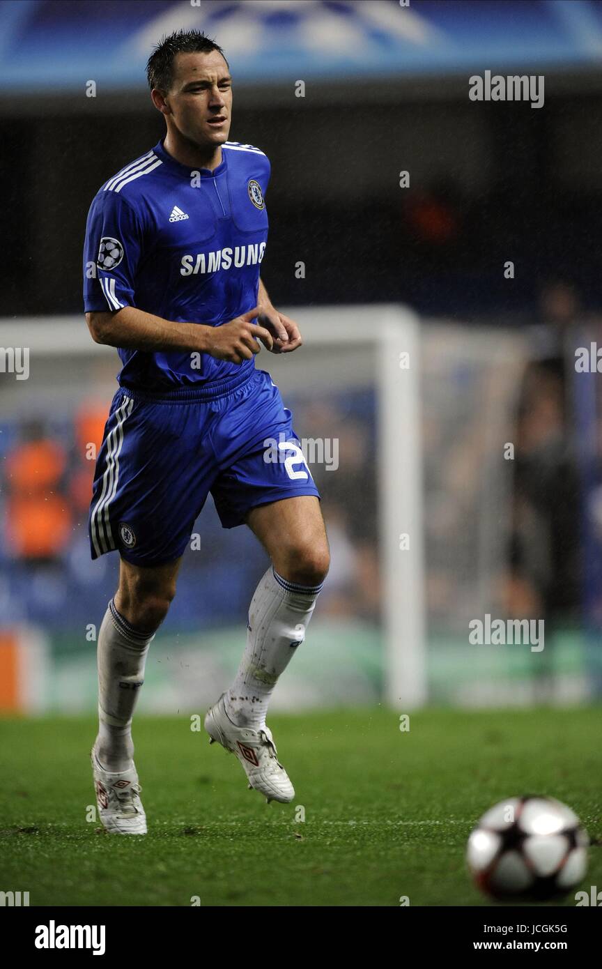 JOHN TERRY CHELSEA CHELSEA V FC PORTO, CHAMPIONS LEAGUE STAMFORD BRIDGE, LONDON, ENGLAND 15. September 2009 DIZ102410 CHELSEA V FC PORTO Warnung! Dieses Foto kann nur für die Zeitung bzw. Zeitschrift redaktionelle Zwecke verwendet werden. Kann nicht werden verwendet für Publikationen unter Einbeziehung 1 Spieler, 1 Club oder 1 Wettbewerb ohne schriftliche Genehmigung von Football DataCo Ltd. Für Rückfragen, bitte Kontakt Football DataCo Ltd unter + 44 (0) 207 864 9121 Stockfoto