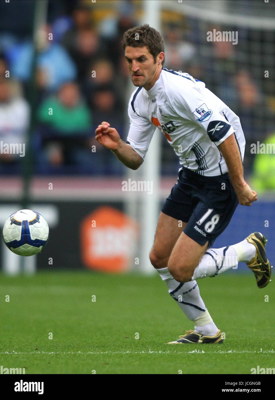 SAM RICKETTS BOLTON WANDERERS FC BOLTON WANDERERS V TOTTENHAM HOTSPUR REEBOK STADIUM, BOLTON, ENGLAND 3. Oktober 2009 GAA108 Warnung! Dieses Foto kann nur für die Zeitung bzw. Zeitschrift redaktionelle Zwecke verwendet werden. Darf nicht für Internet/Online-Nutzung Nor für Publikationen unter Einbeziehung 1 Spieler, 1 Club oder 1 Wettbewerb, ohne schriftliche Genehmigung von Football DataCo Ltd. Für Rückfragen, bitte Kontakt Football DataCo Ltd unter + 44 (0) 207 864 9121 Stockfoto