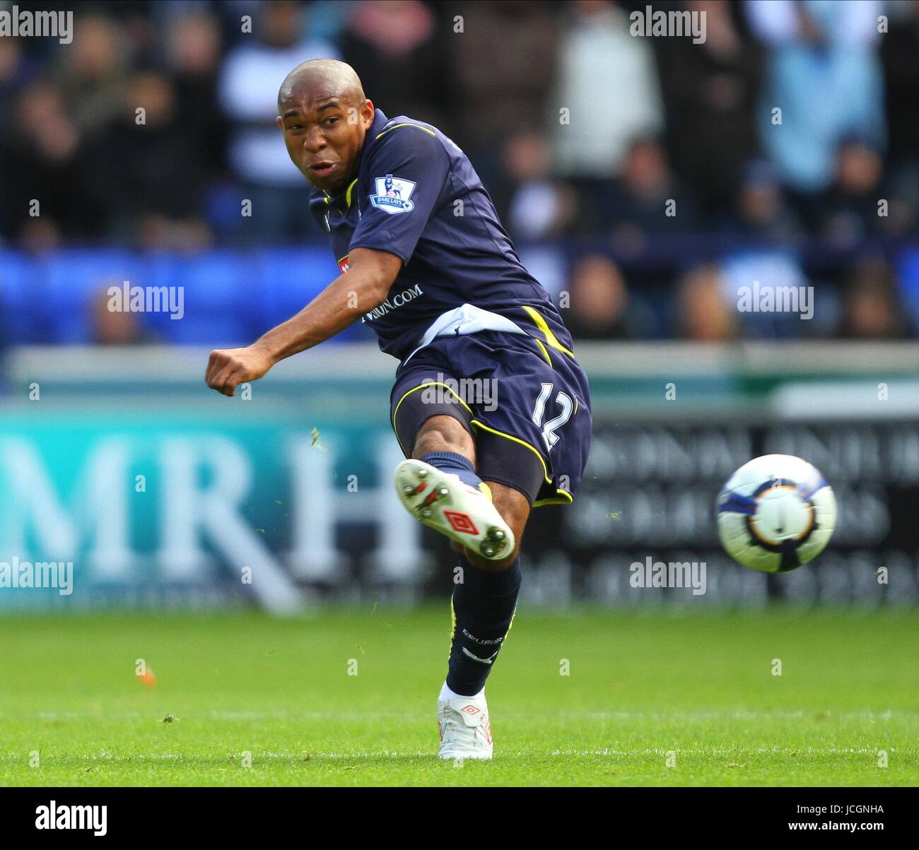 WILSON PALACIOS TOTTENHAM HOTSPUR FC BOLTON WANDERERS V TOTTENHAM HOTSPUR REEBOK STADIUM, BOLTON, ENGLAND 3. Oktober 2009 GAA131 Warnung! Dieses Foto kann nur für die Zeitung bzw. Zeitschrift redaktionelle Zwecke verwendet werden. Darf nicht für Internet/Online-Nutzung Nor für Publikationen unter Einbeziehung 1 Spieler, 1 Club oder 1 Wettbewerb, ohne schriftliche Genehmigung von Football DataCo Ltd. Für Rückfragen, bitte Kontakt Football DataCo Ltd unter + 44 (0) 207 864 9121 Stockfoto