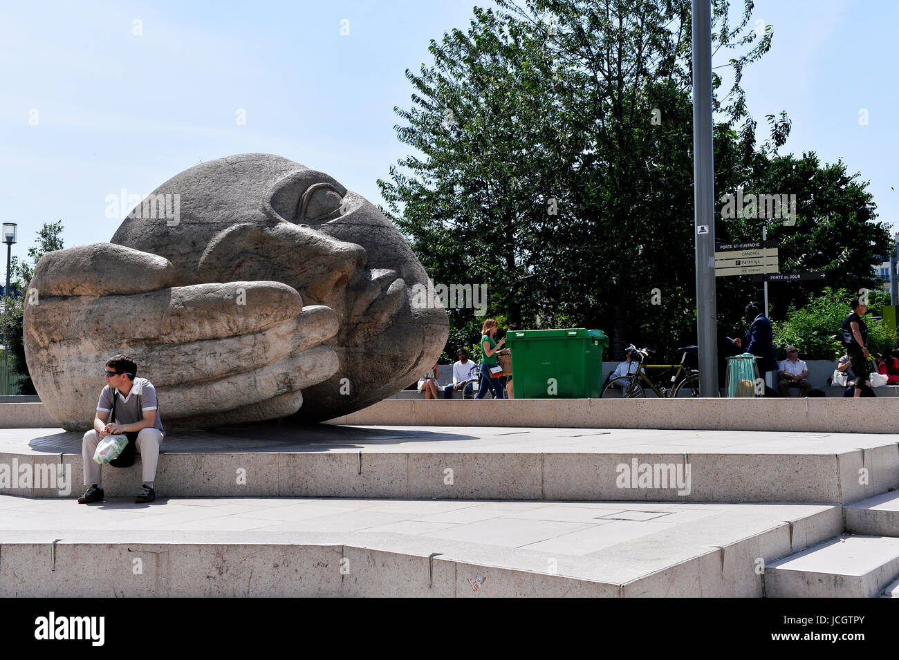 Henri de Miller Skulptur, Forum des Halles, Paris, Frankreich Stockfoto