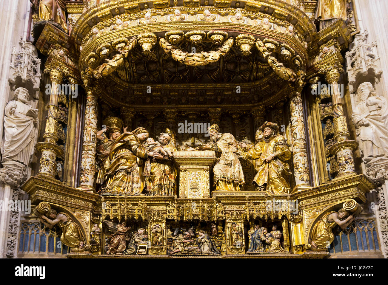 Hölzerne Altarbild in der Kathedrale von Burgos in Spanien Stockfoto