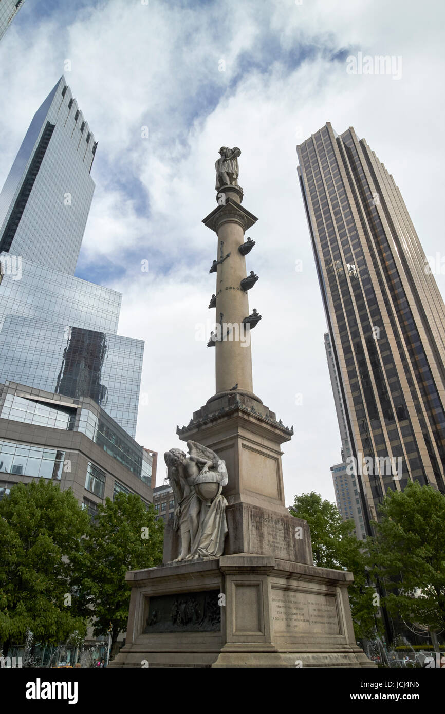Statue von Christopher Columbus in Columbus circle mit Time Warner Center und trump international Hotel New York City USA Stockfoto